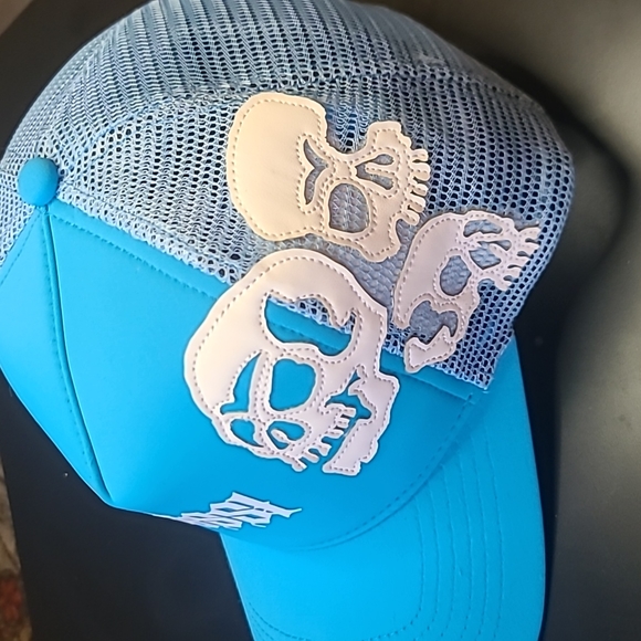 Bossi Neoprene Trucker Hat w Leather Skull Patches - Picture 2 of 5